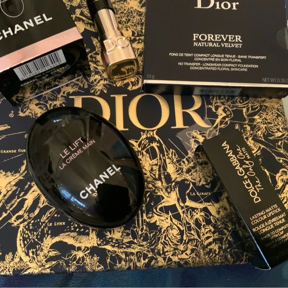 Chanel Le Lift La Crème Main - Black